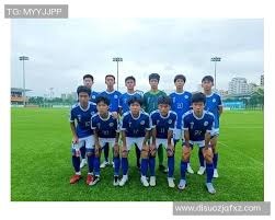 彻底爆发！勇士全队强烈抗议裁判，库里遭对手恶劣犯规怒不可遏