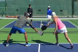 国安球员列队欢迎两位久违强援入队，中超金靴意外领衔，值得期待